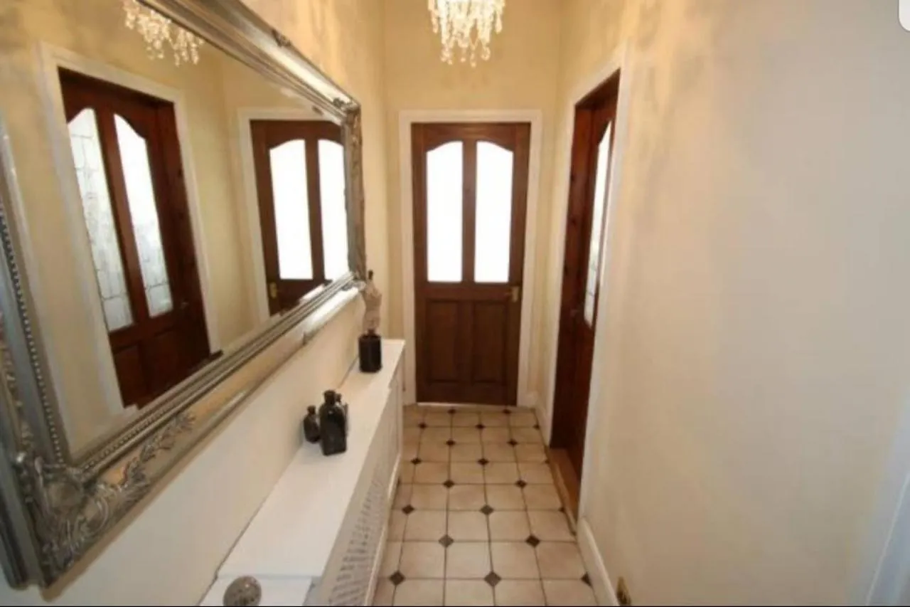 8 Bed House 2 Miles Apartment Newcastle upon Tyne